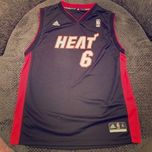 SOLD...Lebron James Miami Heat Youth Jersey #21 🏀